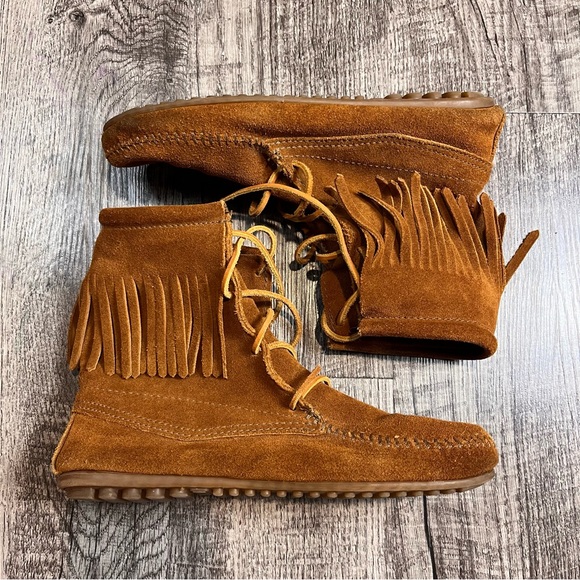 MINNETONKA WOMENS TRAMPER ANKLE HI BOOT size 8 - Picture 2 of 5